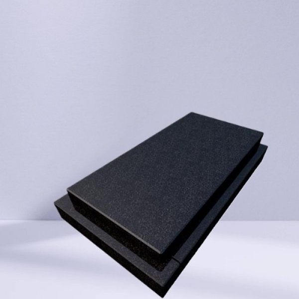 Цветник и надгробная плита № 2